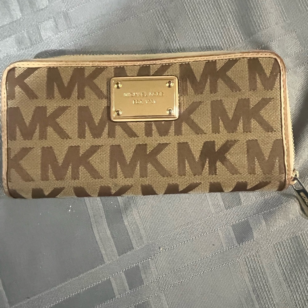 Vintage Michael Kors Monogram Brown Clutch - Picture 8 of 15